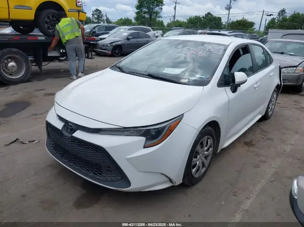 5YFEPMAE9MP268852 2021 TOYOTA COROLLA - Image 2