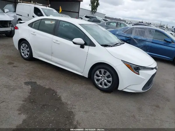 5YFEPMAE9NP272871 2022 TOYOTA COROLLA - Image 1