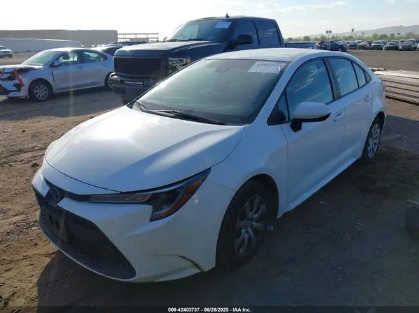 5YFEPMAE9NP276502 2022 TOYOTA COROLLA - Image 2