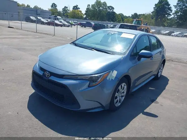 5YFEPMAE9NP278220 2022 TOYOTA COROLLA - Image 2