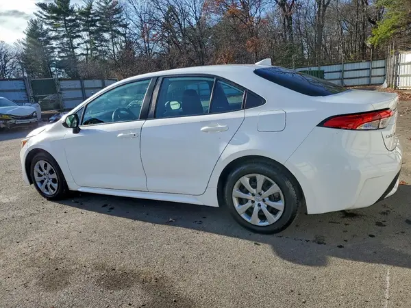 5YFEPMAE9NP279285 2022 TOYOTA COROLLA - Image 2