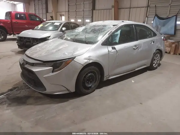 5YFEPMAE9NP283353 2022 TOYOTA COROLLA - Image 2