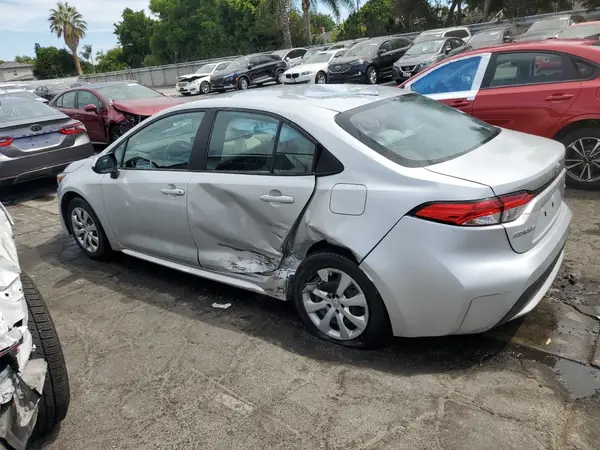 5YFEPMAE9NP285488 2022 TOYOTA COROLLA - Image 2