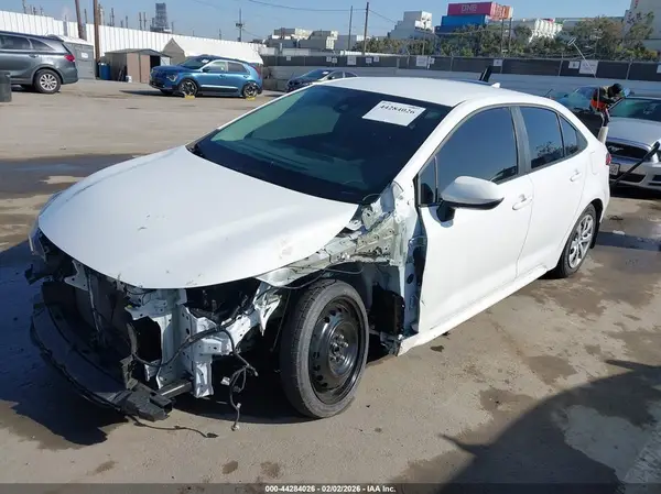5YFEPMAE9NP286463 2022 TOYOTA COROLLA - Image 2