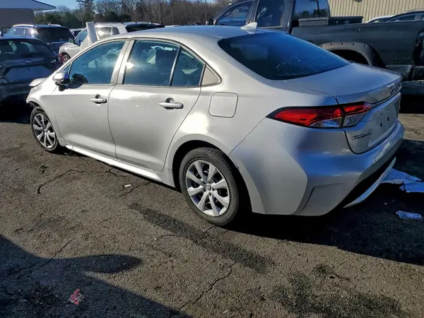 5YFEPMAE9NP288178 2022 TOYOTA COROLLA - Image 2