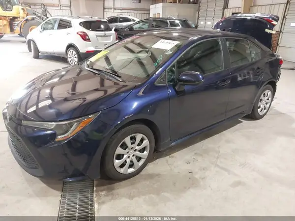 5YFEPMAE9NP288293 2022 TOYOTA COROLLA - Image 2