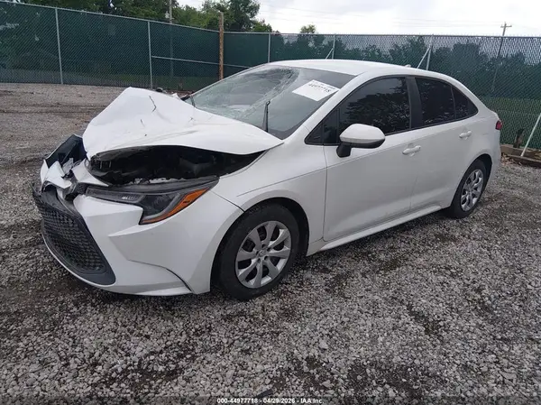 5YFEPMAE9NP288925 2022 TOYOTA COROLLA - Image 2