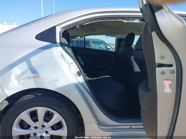 5YFEPMAE9NP289752 2022 TOYOTA COROLLA - Image 8