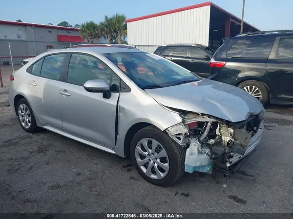 5YFEPMAE9NP290285 2022 TOYOTA COROLLA - Image 1
