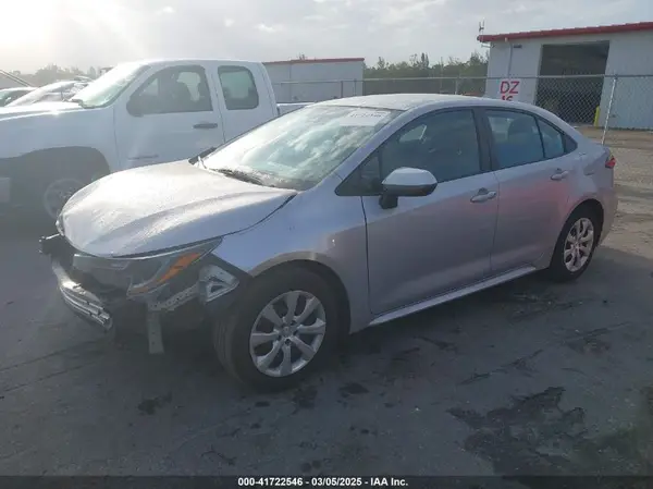 5YFEPMAE9NP290285 2022 TOYOTA COROLLA - Image 2