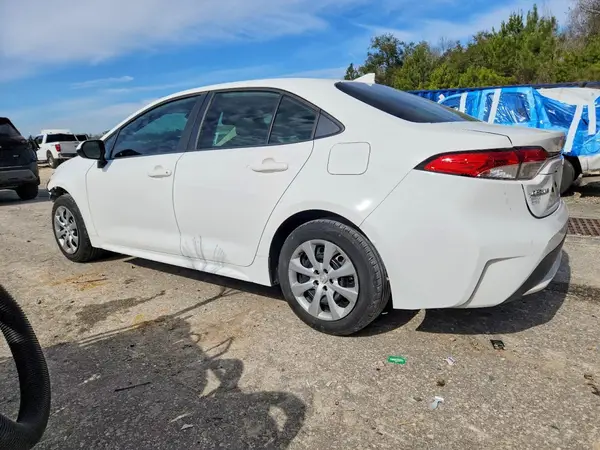 5YFEPMAE9NP292666 2022 TOYOTA COROLLA - Image 2