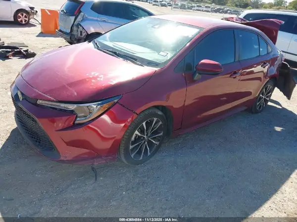 5YFEPMAE9NP293669 2022 TOYOTA COROLLA - Image 2