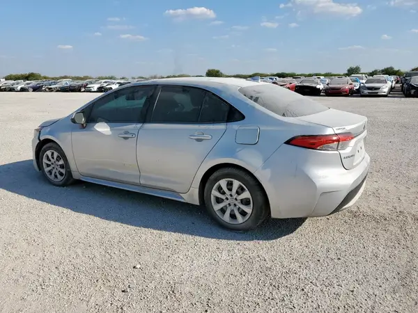 5YFEPMAE9NP296572 2022 TOYOTA COROLLA - Image 2