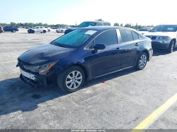 5YFEPMAE9NP302287 2022 TOYOTA COROLLA - Image 2