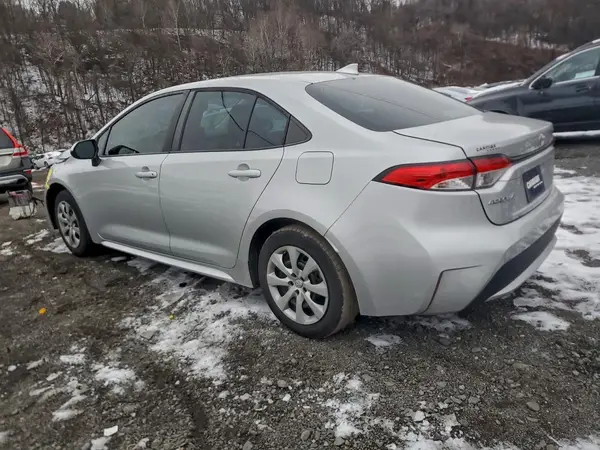 5YFEPMAE9NP303942 2022 TOYOTA COROLLA - Image 2