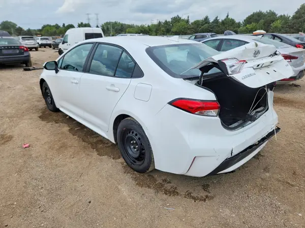 5YFEPMAE9NP304749 2022 TOYOTA COROLLA - Image 2
