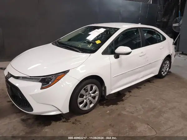 5YFEPMAE9NP312754 2022 TOYOTA COROLLA - Image 2