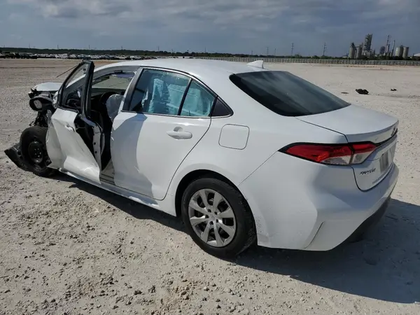 5YFEPMAE9NP312821 2022 TOYOTA COROLLA - Image 2