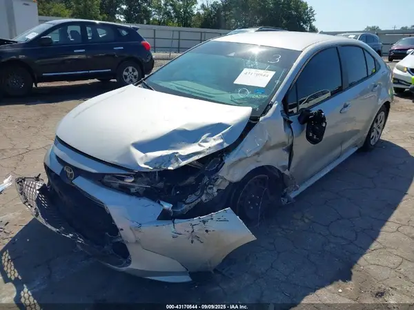 5YFEPMAE9NP313130 2022 TOYOTA COROLLA - Image 2