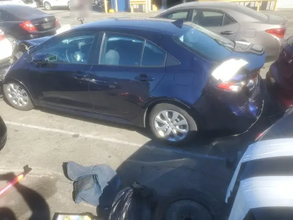 5YFEPMAE9NP315752 2022 TOYOTA COROLLA - Image 2