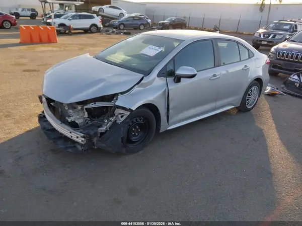 5YFEPMAE9NP316688 2022 TOYOTA COROLLA - Image 2