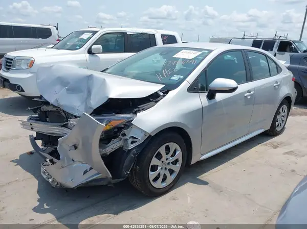 5YFEPMAE9NP317372 2022 TOYOTA COROLLA - Image 2