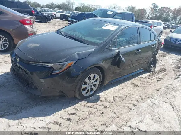 5YFEPMAE9NP319526 2022 TOYOTA COROLLA - Image 2