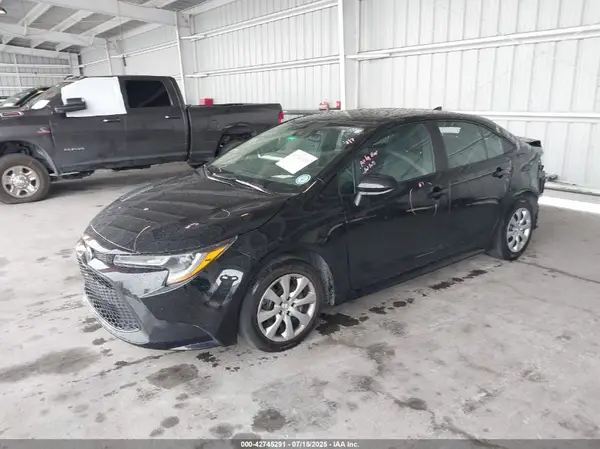 5YFEPMAE9NP324922 2022 TOYOTA COROLLA - Image 2