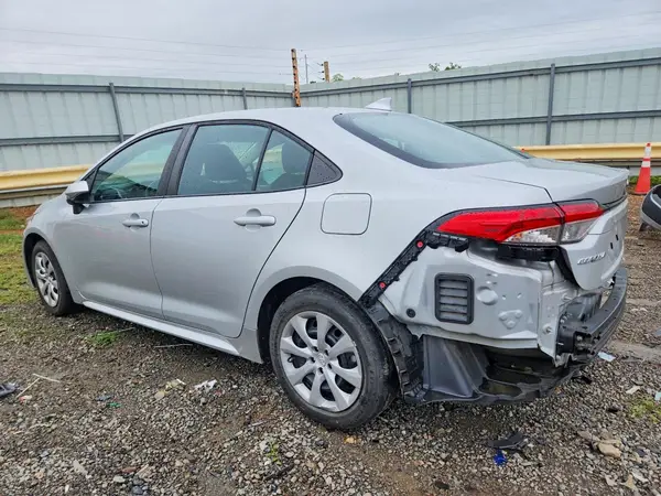 5YFEPMAE9NP325004 2022 TOYOTA COROLLA - Image 2