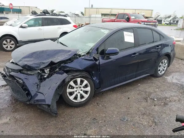 5YFEPMAE9NP325892 2022 TOYOTA COROLLA - Image 2