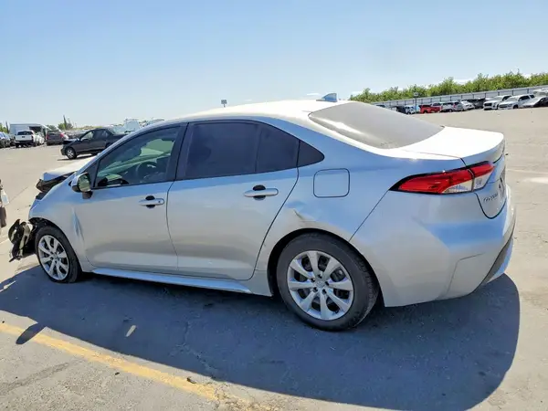 5YFEPMAE9NP326363 2022 TOYOTA COROLLA - Image 2