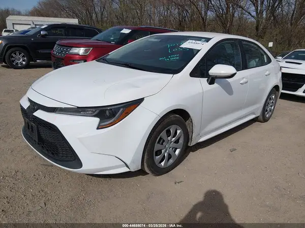 5YFEPMAE9NP327562 2022 TOYOTA COROLLA - Image 2