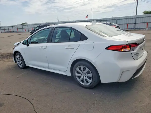5YFEPMAE9NP329604 2022 TOYOTA COROLLA - Image 2