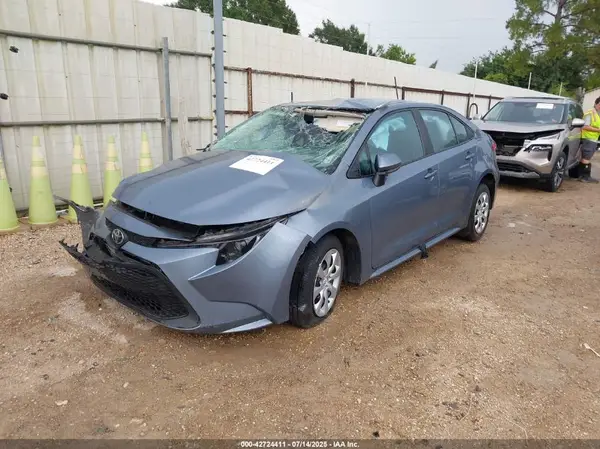 5YFEPMAE9NP334172 2022 TOYOTA COROLLA - Image 2