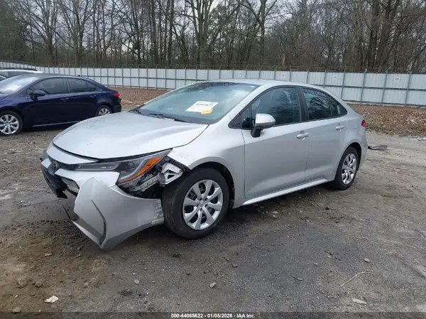 5YFEPMAE9NP334561 2022 TOYOTA COROLLA - Image 2
