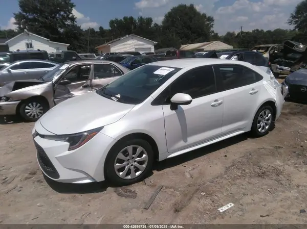 5YFEPMAE9NP335502 2022 TOYOTA COROLLA - Image 2
