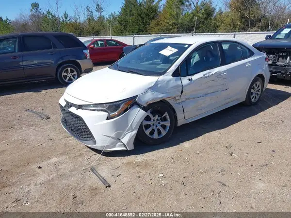 5YFEPMAE9NP338948 2022 TOYOTA COROLLA - Image 2
