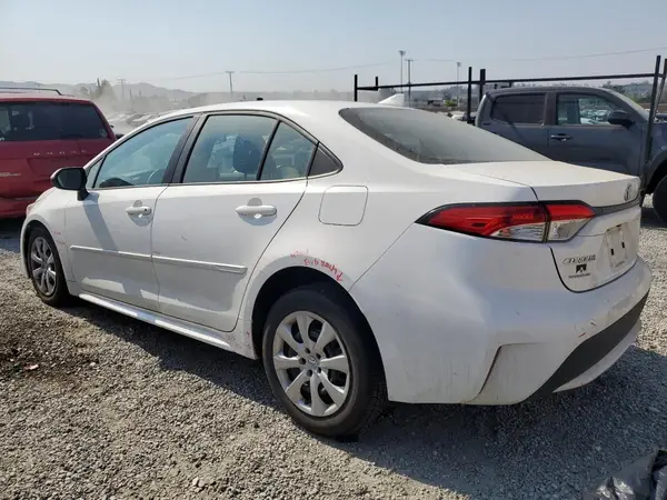 5YFEPMAE9NP353319 2022 TOYOTA COROLLA - Image 2