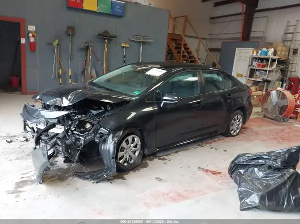 5YFEPMAE9NP354583 2022 TOYOTA COROLLA - Image 2