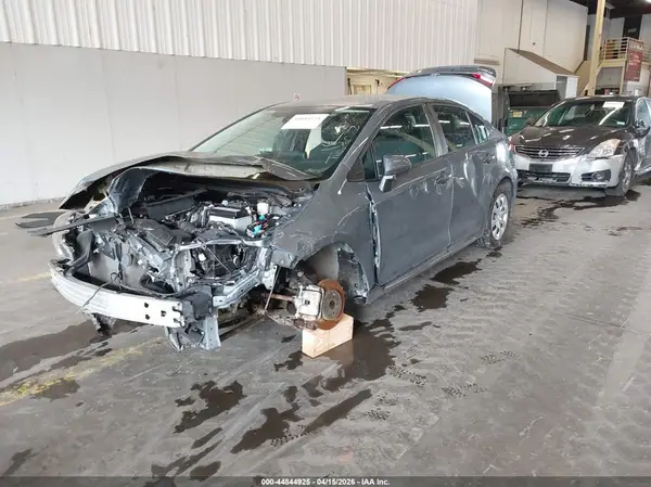 5YFEPMAE9NP357080 2022 TOYOTA COROLLA - Image 2