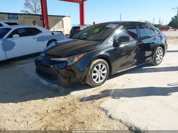 5YFEPMAE9NP357144 2022 TOYOTA COROLLA - Image 2