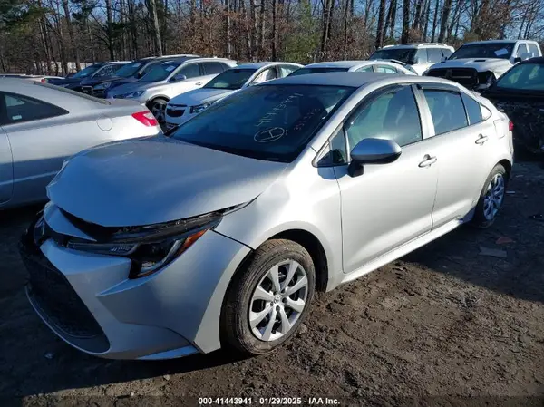 5YFEPMAE9NP357578 2022 TOYOTA COROLLA - Image 2
