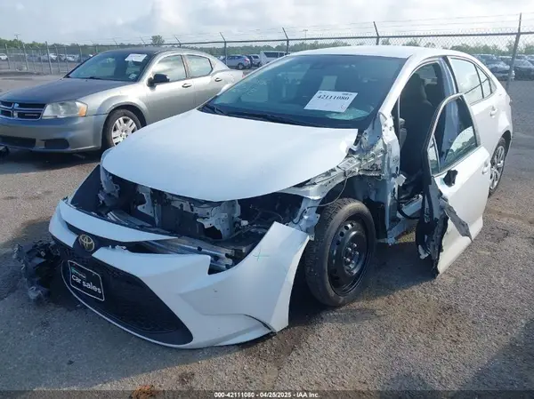5YFEPMAE9NP358620 2022 TOYOTA COROLLA - Image 2