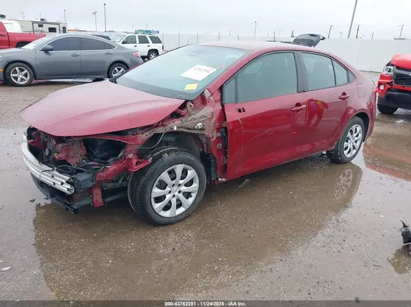 5YFEPMAE9NP363042 2022 TOYOTA COROLLA - Image 2