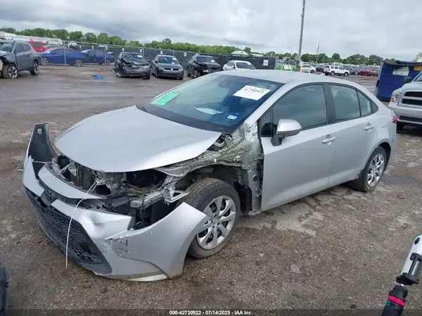 5YFEPMAE9NP364854 2022 TOYOTA COROLLA - Image 2
