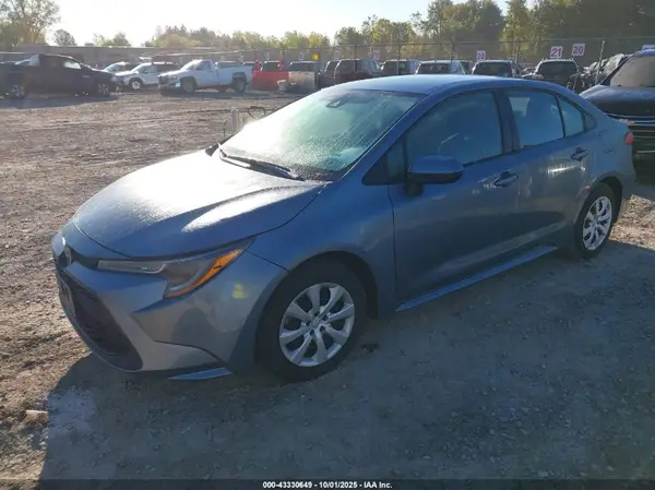 5YFEPMAE9NP366975 2022 TOYOTA COROLLA - Image 2