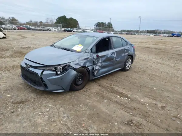 5YFEPMAE9NP368404 2022 TOYOTA COROLLA - Image 2