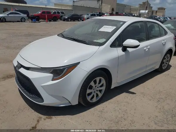5YFEPMAE9NP368709 2022 TOYOTA COROLLA - Image 2