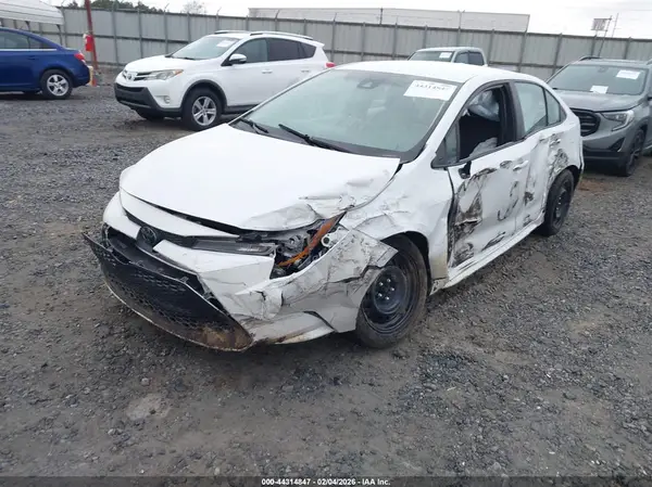 5YFEPMAE9NP369813 2022 TOYOTA COROLLA - Image 2