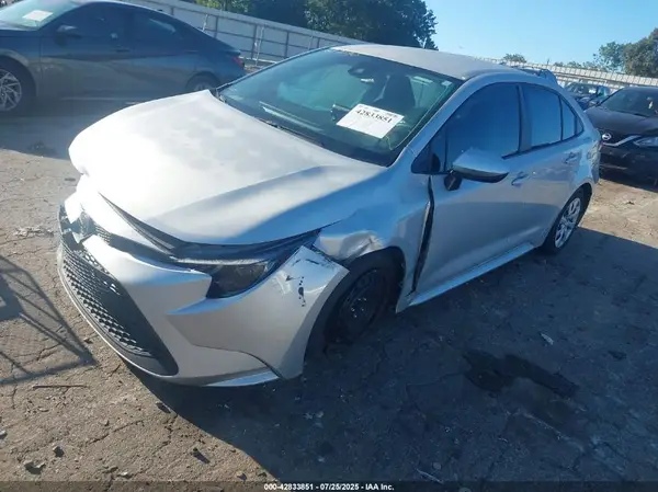 5YFEPMAE9NP370976 2022 TOYOTA COROLLA - Image 2